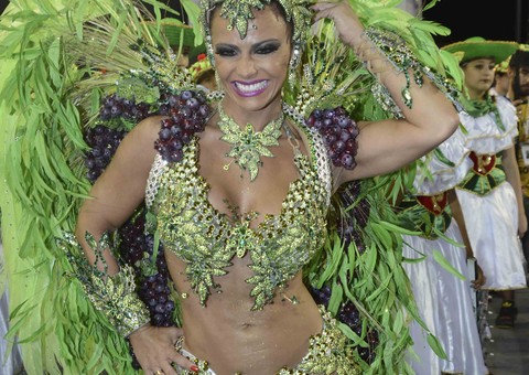   Viviane Araújo e Juju Salimeni se preparam para desfile da Mancha Verde
