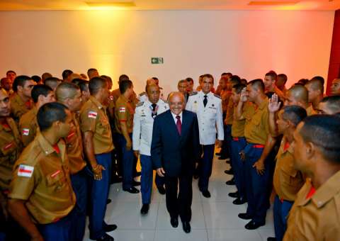 Corpo de Bombeiros terá melhorias nos serviços, garante José Melo