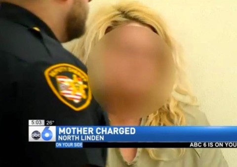 Mulher é presa após ajudar namorado a estuprar filha de 8 anos