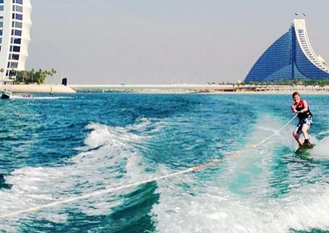  Michel Teló passou férias luxuosas em Dubai com Thaís Fersoza