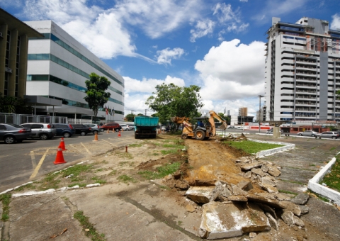 Prefeitura de Manaus inicia reforma da Praça Senador Raimundo Parente