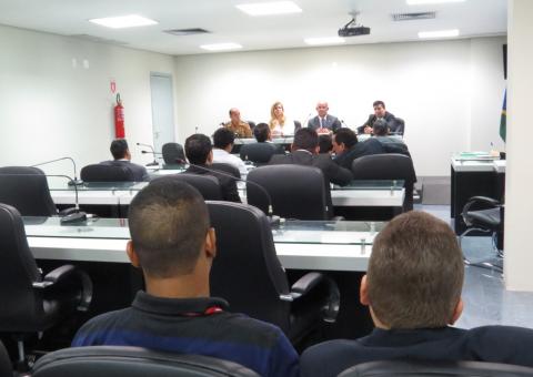 Entrega da Lei do Regime Disciplinar dos Servidores da Segurança Pública