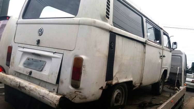 06-04-17-tres_kombis_que_faziam_transporte_clandestino_sao_apreendidas_no_taruma.foto_._assessoria.smtu_.1.jpeg
