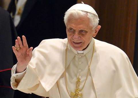 Renúncia de Bento XVI foi antecipada por eventos no Brasil