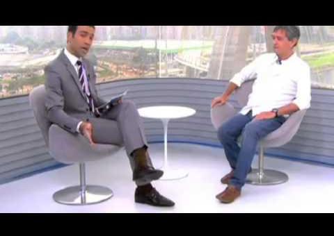 Jornalista da TV Globo chama Chorão de Cheirão e irrita fãs