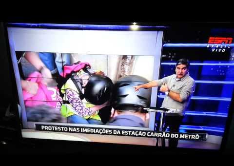 Louco Abreu rindo dos protestos da copa do mundo 2014