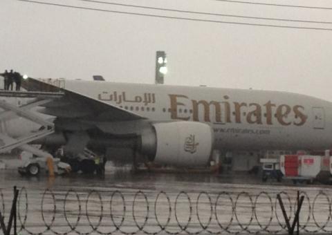 Avião da Emirates esbarra em avião da Gol no Galeão