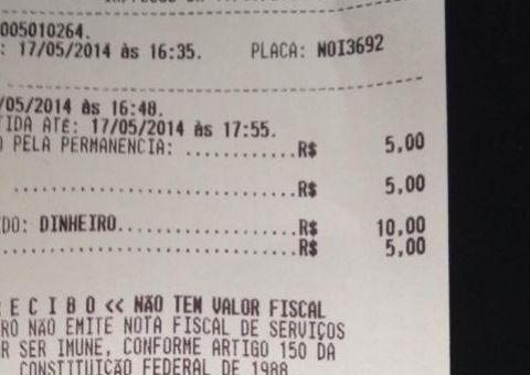 Passageira é obrigada a pagar 5 reais por 13 minutos no Aeroporto