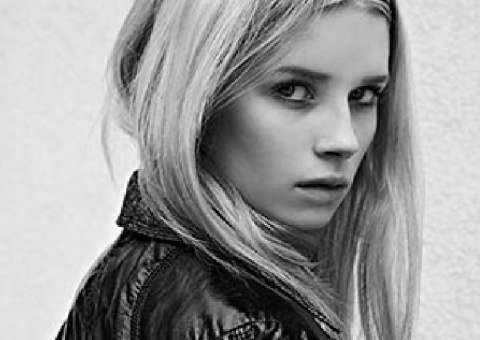 Aos 16, irmã de Kate Moss posa pela primeira vez como modelo