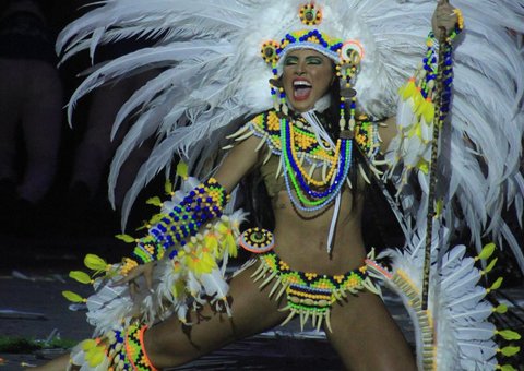 Cunhã-Poranga Maria Azêdo deixa público emocionado