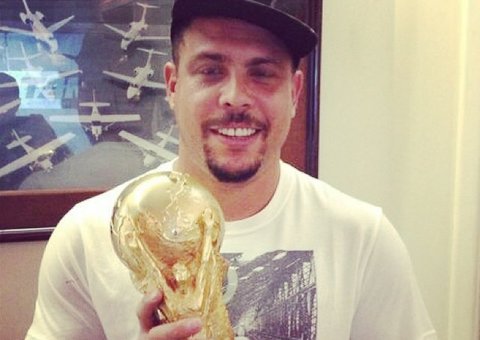 Ronaldo ironiza goleada do Brasil e internautas dão lição em Fenômeno na web