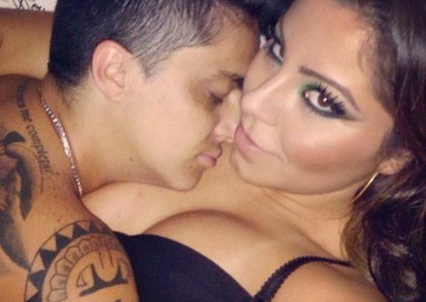 Thammy Miranda comemora aniversário de namoro com Legendete