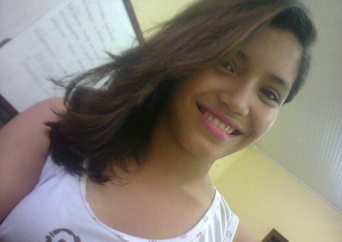 Jovem é degolada ao colocar cabeça fora de ônibus 