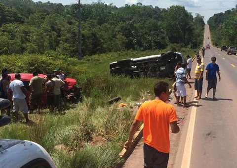 Várias pessoas feridas e um morto em acidente na BR-174