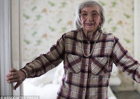 Idosa de 96 anos diz que sua profissão era a pior na época do nazismo