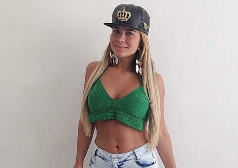 Geisy Arruda muda visual e vira chacota na internet