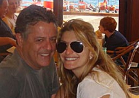 Antonia Fontenelle presta homenagem a Marcos Paulo em aniversário de morte 