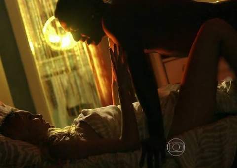 Internautas acusam Globo de exibir pênis de ator em "Sexo e as Negas"