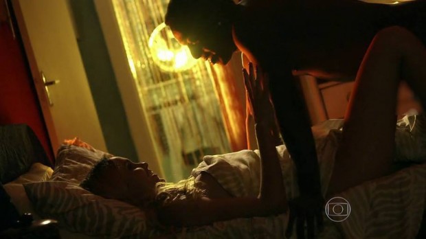 Internautas acusam Globo de exibir pênis de ator em "Sexo e as Negas"