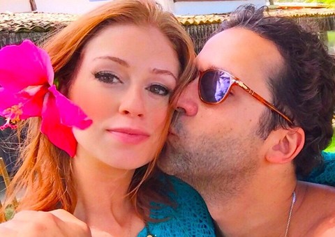  Marina Ruy Barbosa ganha beijo apaixonado do namorado em nova foto