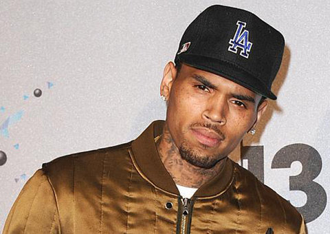 Chris Brown pode estrelar reality sobre sua vida pós-prisão