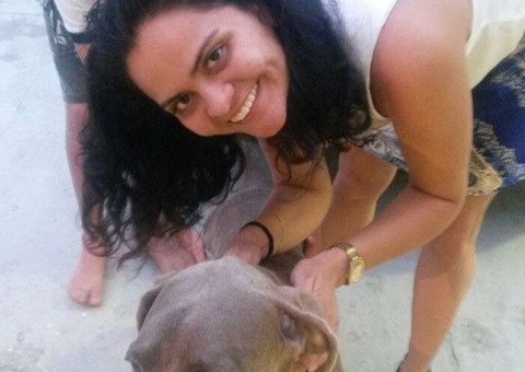 Resíduo de pólvora em mão de soldado indica que ela se matou