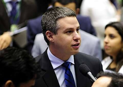 Arthur Bisneto acusa governo do  PT de jogar o Brasil em mar de lama