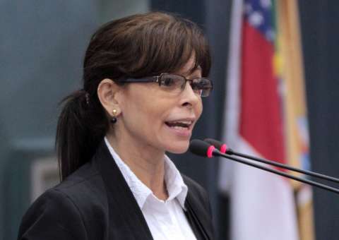 Vereadora crítica manipulação da greve da PM nas redes sociais 