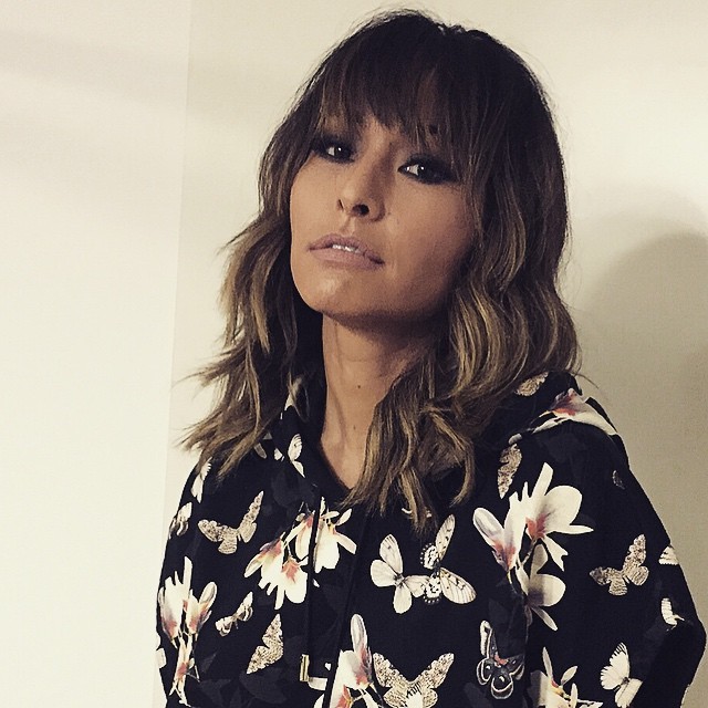 Sabrina Sato aparece com novo visual de cabelo curtinho