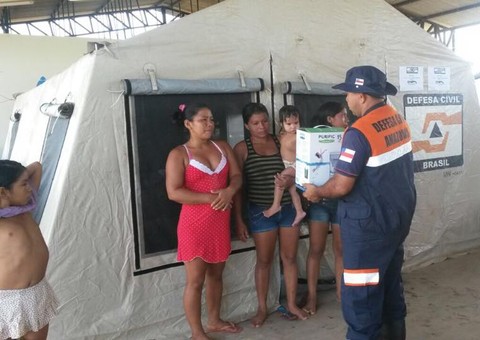 Defesa Civil aloja famílias em barracas humanitárias em Boca do Acre