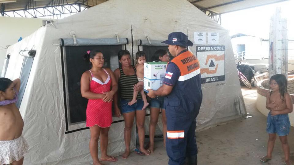 Defesa Civil aloja famílias em barracas humanitárias em Boca do Acre