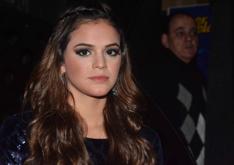 Bruna Marquezine desabafa e confirma fim de namoro com Neymar