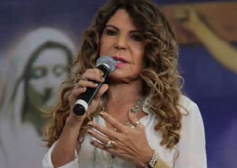 Elba Ramalho diz que apanhava do namorado em testemunho