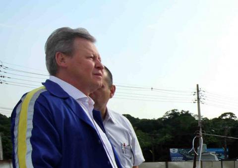 Artur recua e tira Mandela da Ponta Negra