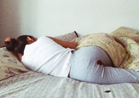  Instagram causa polêmica ao censurar foto de garota menstruada