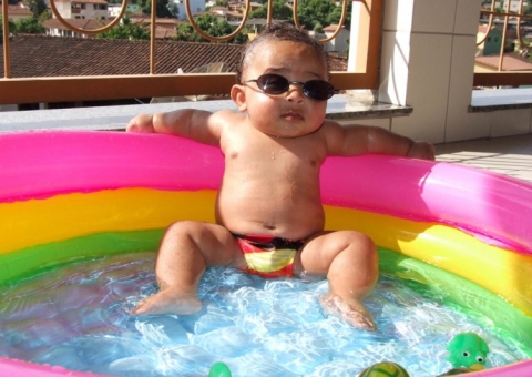 TJAM suspende lei que exige médico e ambulância em piscina