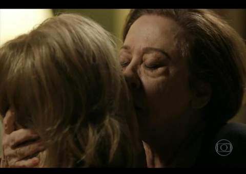 Preocupada com audiência, Globo recua e corta beijo gay em Babilônia