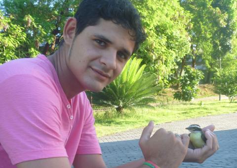 "Todo pobre quer ser rico. Esse sonho me motiva a correr atrás do tempo perdido"