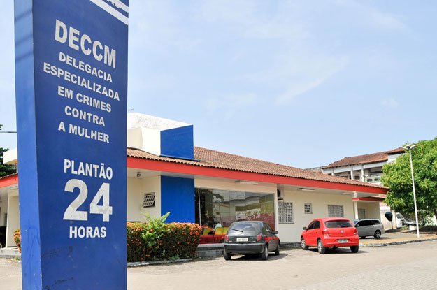 Ciumento é acusado de estuprar companheira