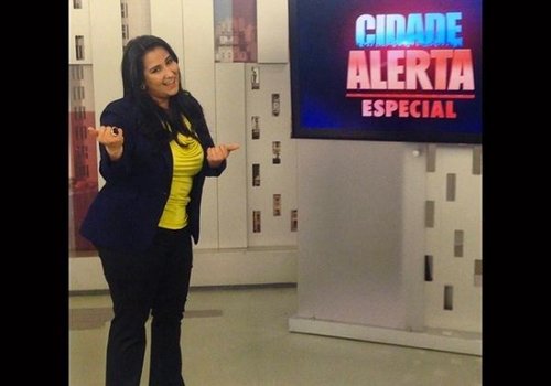 Fabíola Gadelha diz que está sendo muito paquerada nas ruas