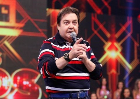 Gafe: Faustão erra nome de Giovanna Ewbank duas vezes