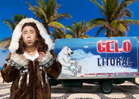  Esquimó vem ao Brasil e desesperado pelo calor, pede abrigo em caminhão de gelo