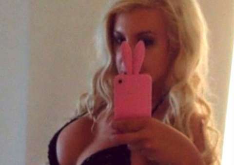 Conheça Karolina, a stripper de Justin Bieber