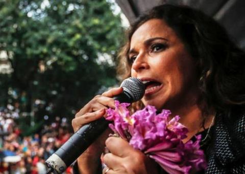 Chuva, política e Daniela marcam parada mais vazia