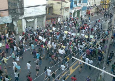 No protesto  em Manaus eram esperados 13 mil. Apareceram 500. Veja nota