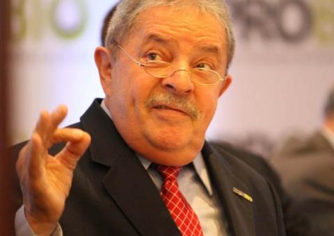 Lula volta a criticar os meios de comunicação
