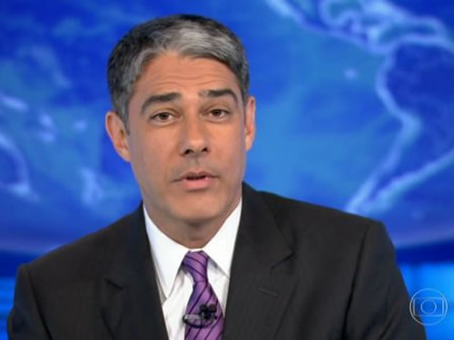 William Bonner soluça ao vivo e vira piada na internet