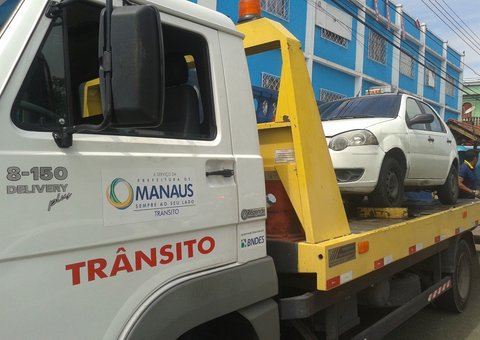 Operação retira de circulação táxis clandestinos