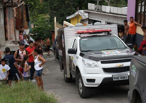 Depois de perguntar se era realmente amado, homossexual é morto com uma facada na barriga