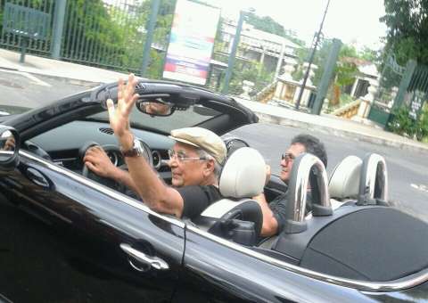 Ex-prefeito Amazonino Mendes pode perder carro conversível